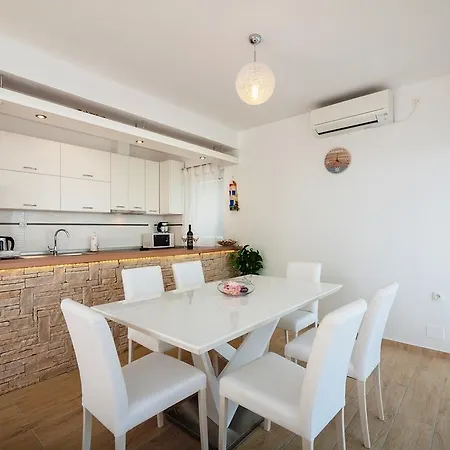 Apartmán Nina Maslenica