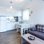 Apartment Nina Maslenica