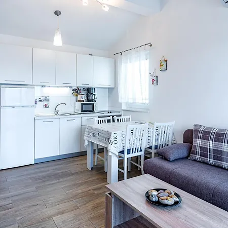 Nina Apartment Maslenica