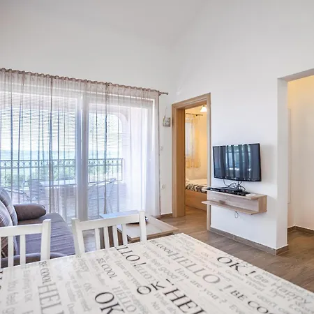 Nina Apartamento Maslenica