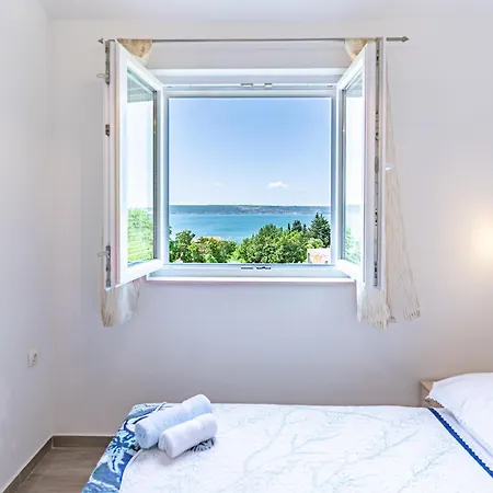 Nina Apartament Maslenica
