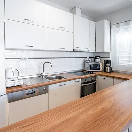 Nina Apartament *